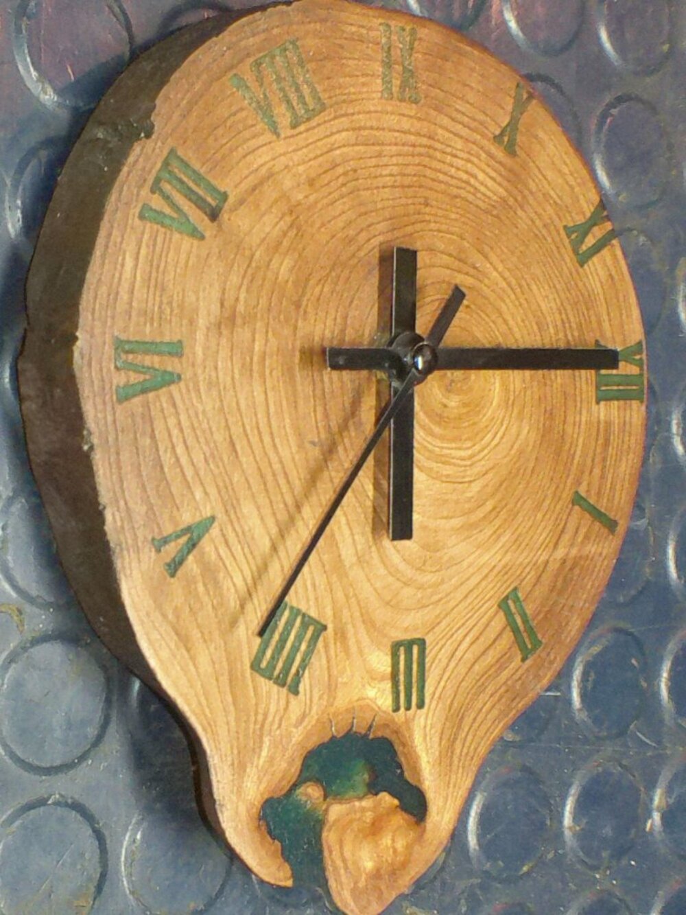 Carved 3D Wood Slab epoxy Craft Art Engraved wall clock hanging 7''x8''x1.''